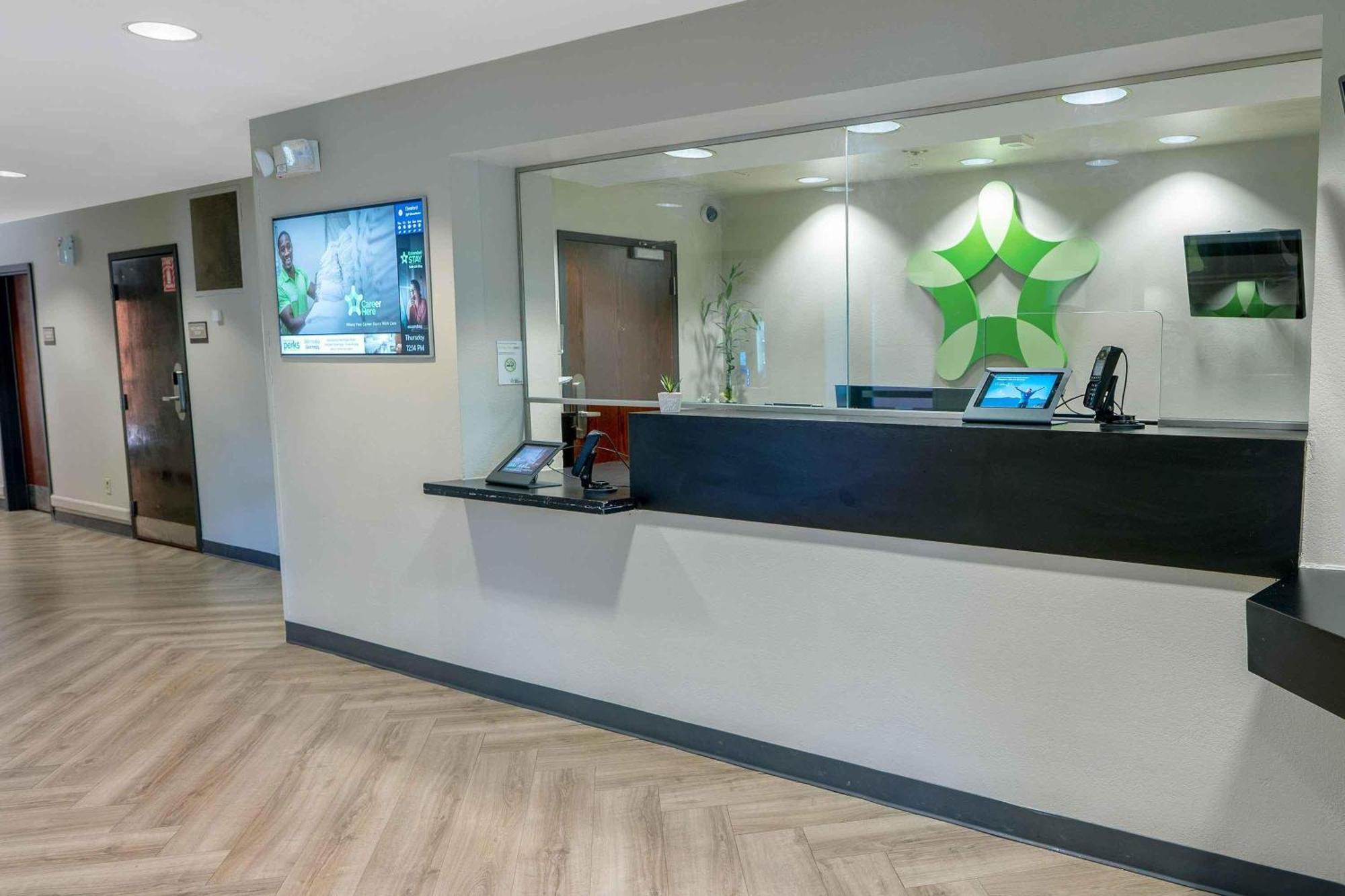 Extended America - Seattle - - West Bothell